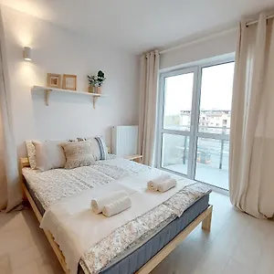 Inside Pola Karolińskie Warszawa