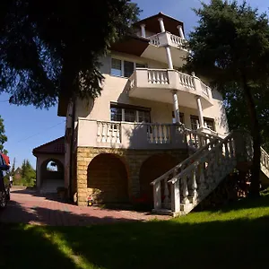 https://apartament-nad-wisla.krakowhotelspoland.com